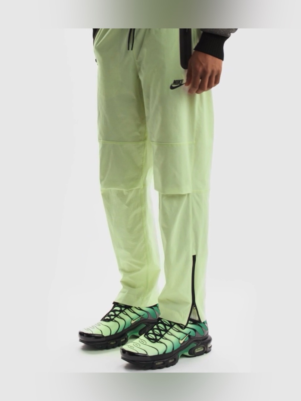 Nike Tech Dri Fit standard tapper leg regular length pants